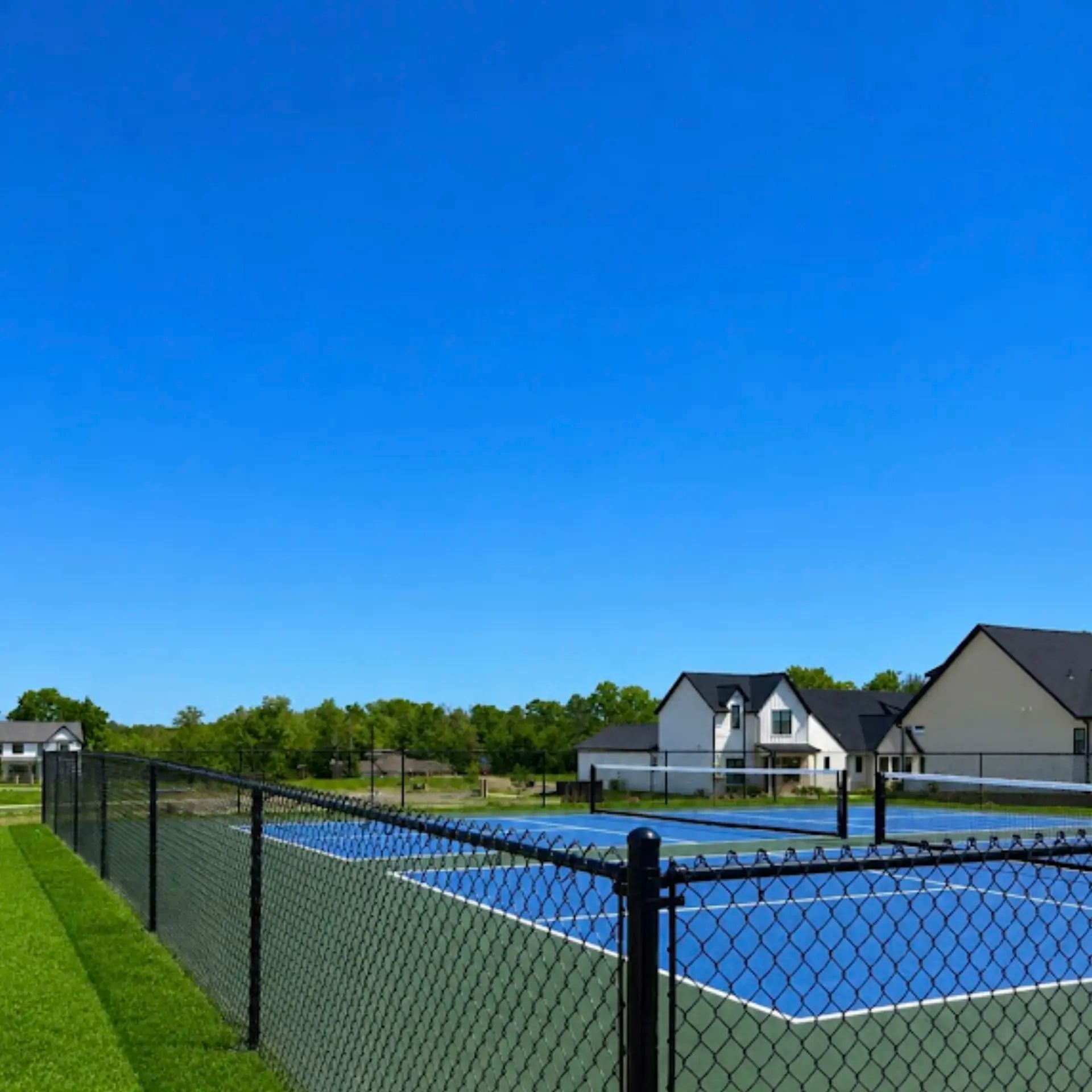 Chainlink Fence Around Pickleball Court